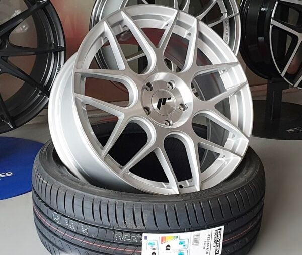 Llantas Flow Forming Japan Racing JR18 Plata/pulido