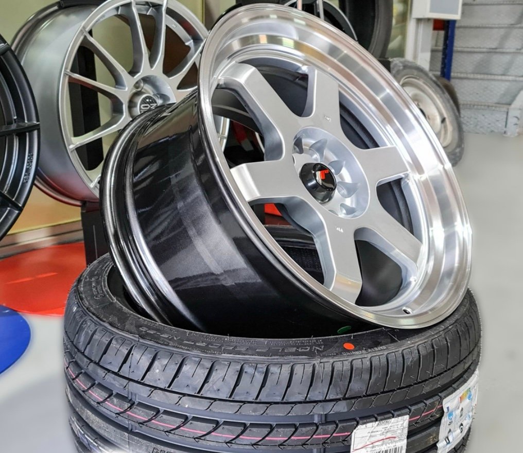 Llantas Japan Racing JR12 Hyper Silver - Imagen 4